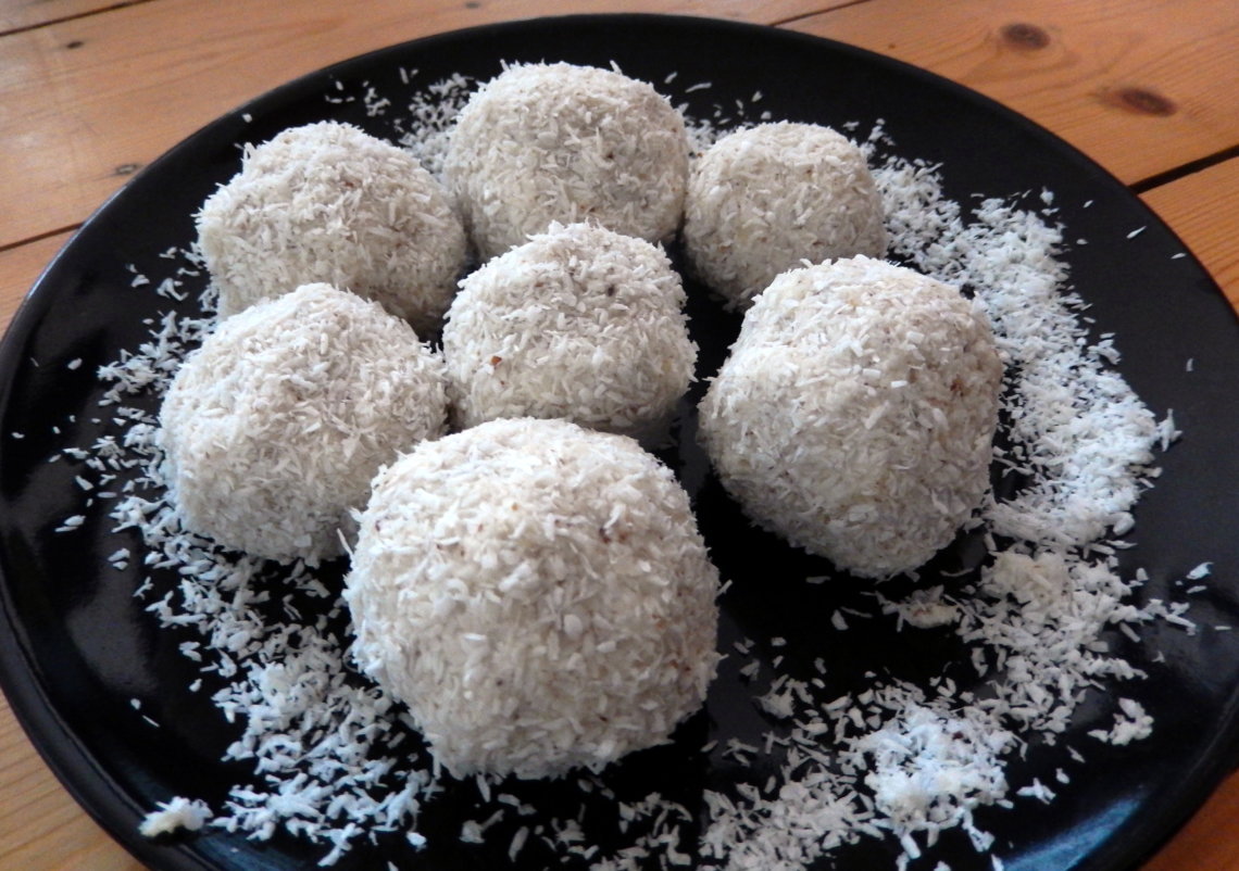 Low Carb Raffaellos (2)