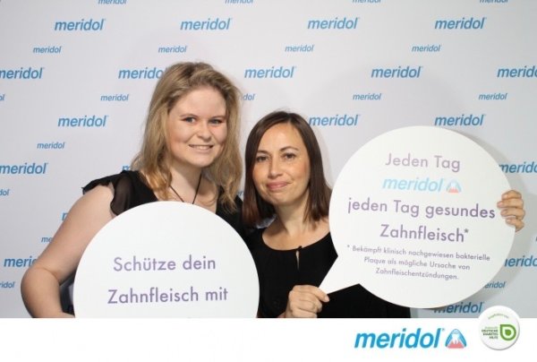 Melissa und Kathy in der Fotobox