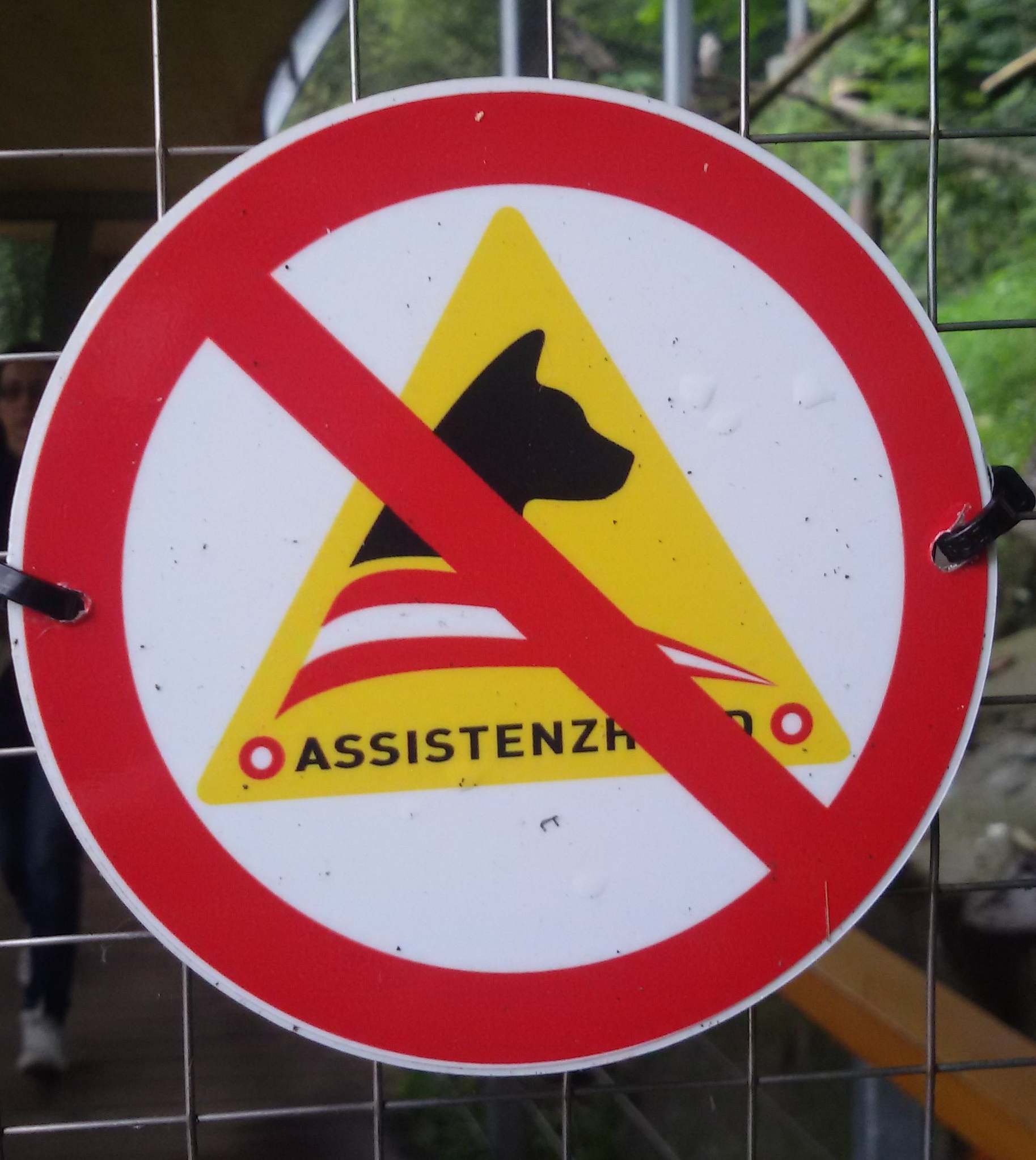 Assistenzhunde verboten, Zoo