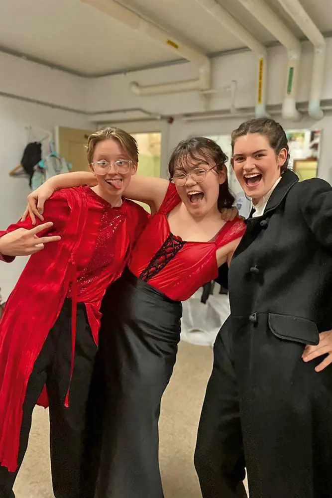 Amerikanische Schüler haben oft eine enge Bindung zu ihren Lehrern, da sind sogar manchmal Fotoshootings inbegriffen. | Foto: privat