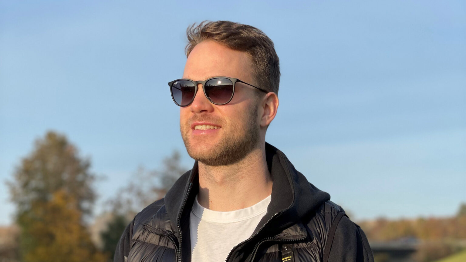 Podcast zu „K1DS ARE HEROES“ – Fabian Bleck: „Ein Schicksal, das dazu verleitet, Heldenhaftes zu leisten“