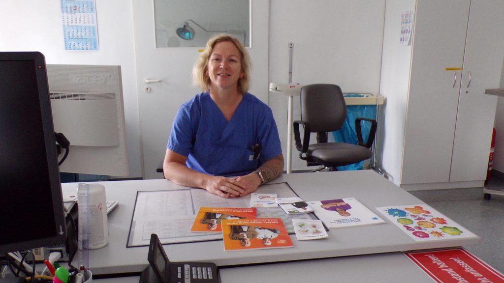 Diabetes-Assistentin Christina Seidel unterstützt Gefängnis-Insassen mit Diabetes bei ihrer Therapie: „Einige haben Vorkenntnisse, bei anderen fängt man quasi bei Null an.“