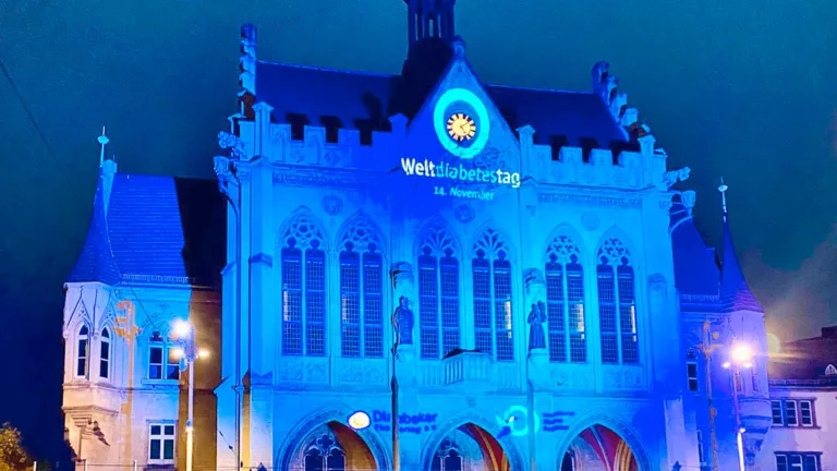Blaues Rathaus in Erfurt: zentrale Aktion zum Weltdiabetestag