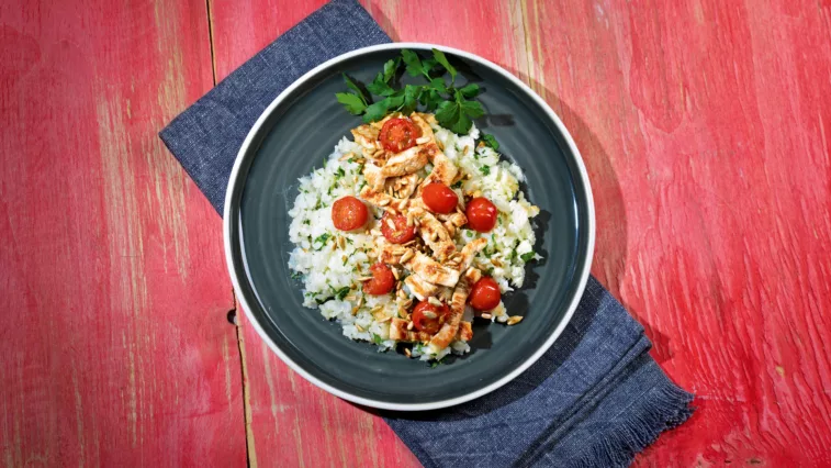 Rezept für Putengeschnetzeltes mit Blumenkohlstampf | Foto: MedTriX/Bernhard und Gabi Kölsch