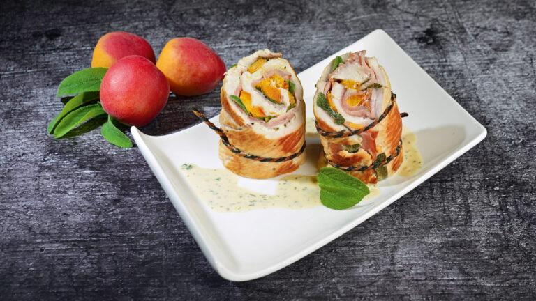 Rezept für Putenroulade mit Aprikosenfüllung | Foto: MedTriX / Bernhard und Gabi Kölsch