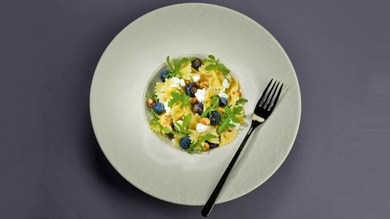 Rezept für Nudelsalat mit Blaubeeren - Foto | Foto: MedTriX/Bernhard und Gabi Kölsch