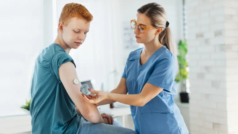 Fachverbände schlagen Alarm: Große Chancen, aber unzureichende Unterstützung für Praxen bei Diabetes-Technologie | Foto: Halfpoint – stock.adobe.com