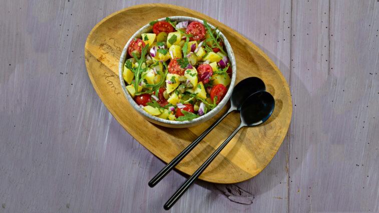 Rezept für Kartoffelsalat mit Rucola | Foto: MedTriX/Bernhard und Gabi Kölsch
