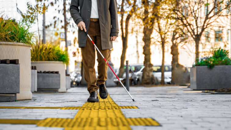 Diabetes geschickt managen: Durchs Leben ohne Sehen | Foto: thomsond – stock.adobe.com
