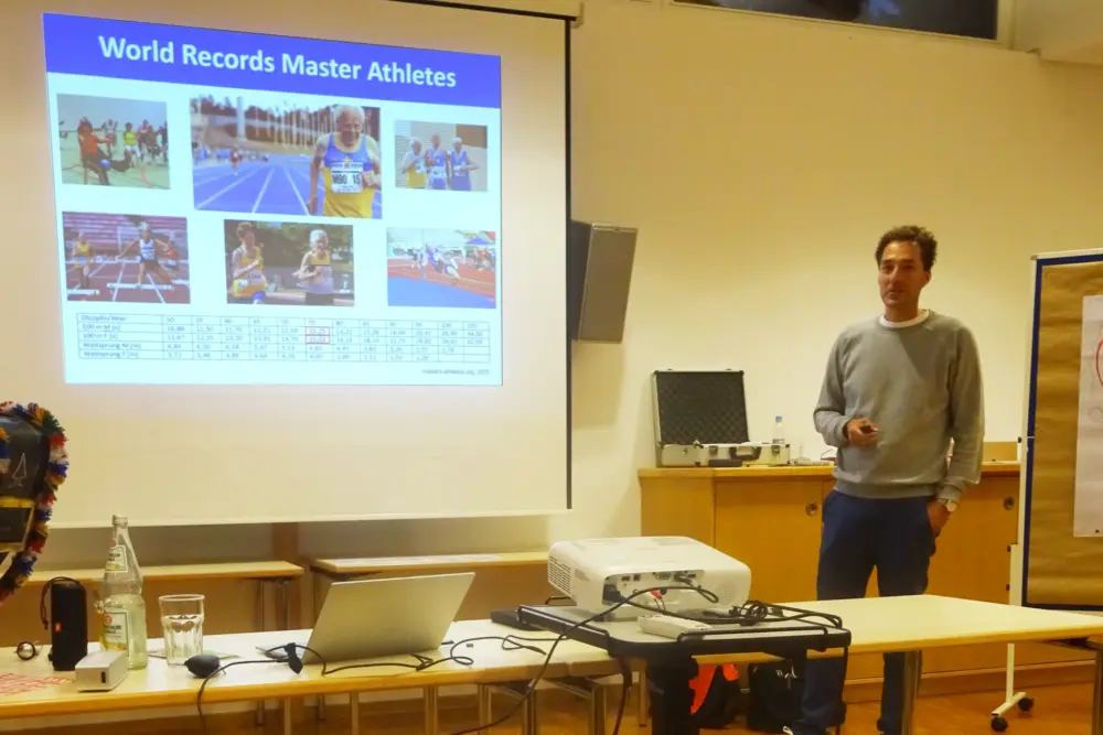 Abb. 9: Vortrag von Prof. Christian Brinkmann. | Foto: Dr. Peter Zimmer