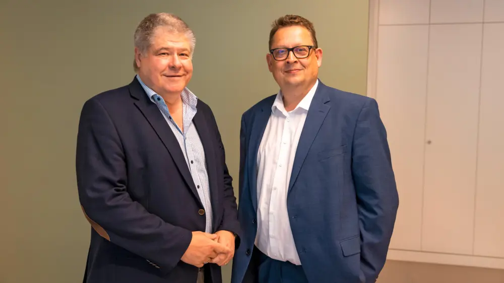Bei der Eröffnung der Beratungsstelle Berlin der Stiftung UPD sprach Michael Lomb (DDB) mit dem Patientenbeauftragten Stefan Schwartze. | Gespräch mit Patientenbeauftragtem: Mehr Sichtbarkeit für Menschen mit Diabetes | Foto: Stiftung UPD / Markus Altmann