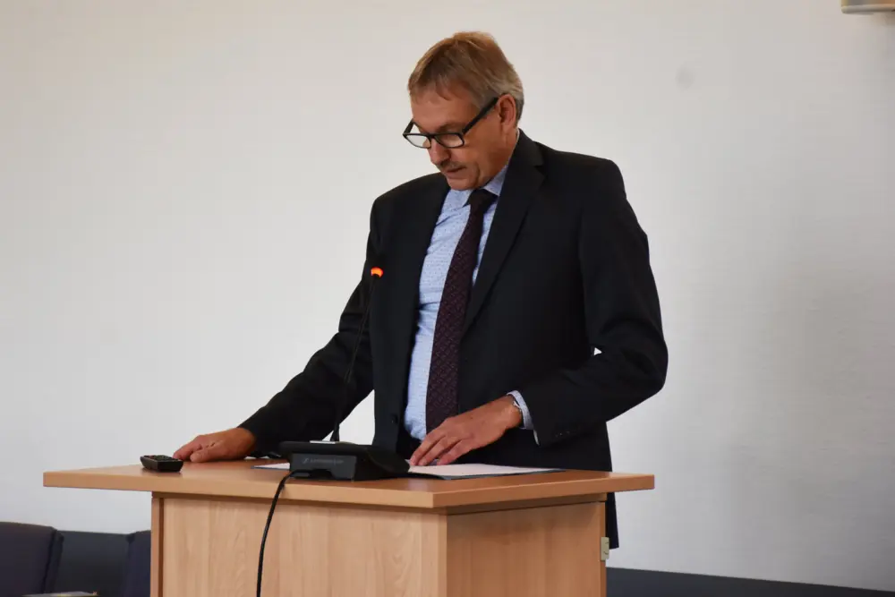 Kreisrat Klaus Heimann geizte nicht mit Worten der Anerkennung