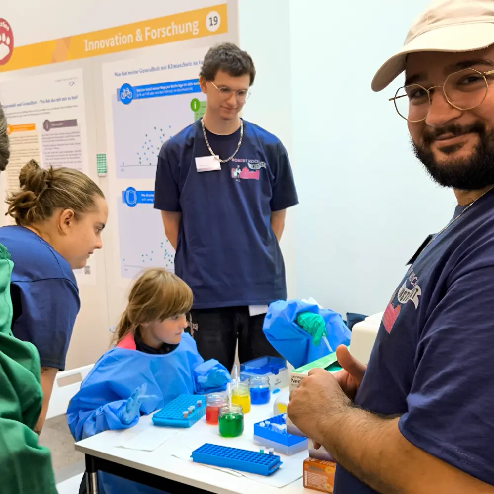 Das Diabetes-Info-Mobil bei den Tagen der offenen Tür der Bundesregierung | Foto: DDH-M NRW