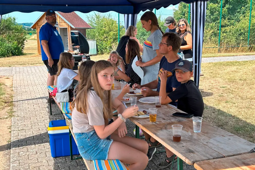 Ein Sonntag, der Herzen höher schlagen ließ: ein unvergesslicher Tag für die Diakids am Flugplatz Burgebrach | Foto: Annika Biermann