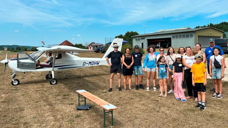 Ein Sonntag, der Herzen höher schlagen ließ: ein unvergesslicher Tag für die Diakids am Flugplatz Burgebrach | Foto: Annika Biermann