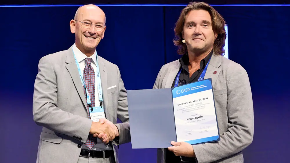 EASD-Vize-Präsident Prof. Dr. Francesco Giorgino (links) ehrte Prof. Dr. Mikael Rydén.