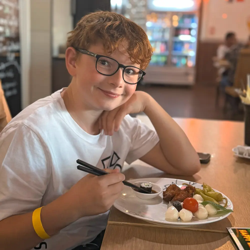 Auch mit der Ernährung klappt es dank der App seines Vater prima. | Foto: privat