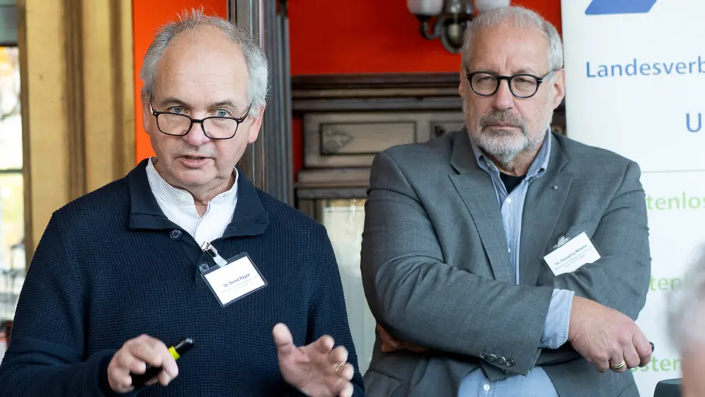 Dr. Bernd Hagen (links) und Dr. Hansjörg Mühlen befassten sich mit DMPs und Schwerpunktpraxen.