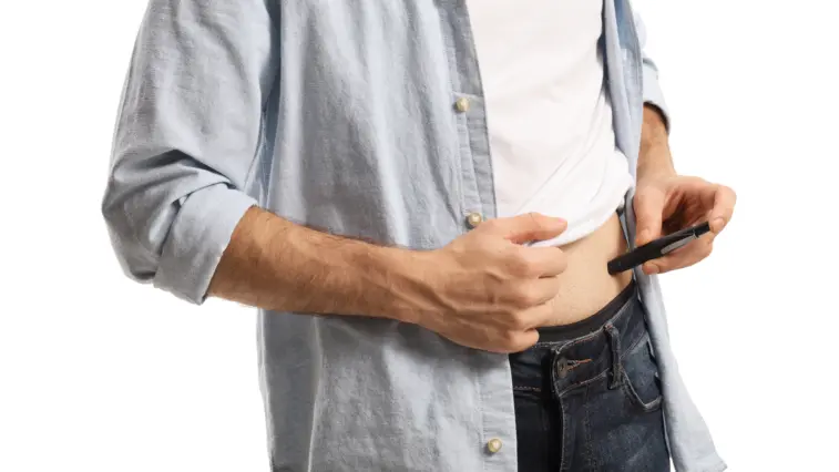 Insulin- und Inkretin-Injektionen: Wechseln, prüfen, pflegen – so bleiben Spritz-Stellen gesund | Foto: Ljupco Smokovski – stock.adobe.com