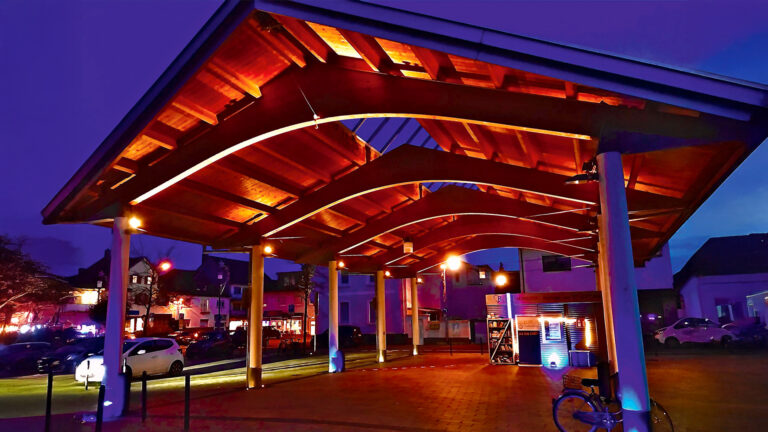 Solidaritäts-Zeichen zum Weltdiabetestag: „Akropolis Bürstadt“ am Weltdiabetestag in blauem Licht | Foto: Stephan Thomas