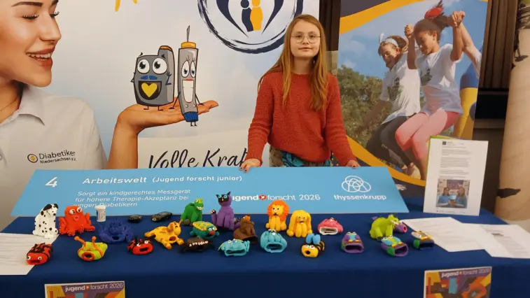 Familien zum Testen gesucht: Schülerinnen entwickeln spielerische Hüllen für Blutzucker-Messgeräte | Foto: privat