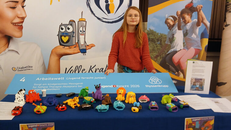 Familien zum Testen gesucht: Schülerinnen entwickeln spielerische Hüllen für Blutzucker-Messgeräte | Foto: privat