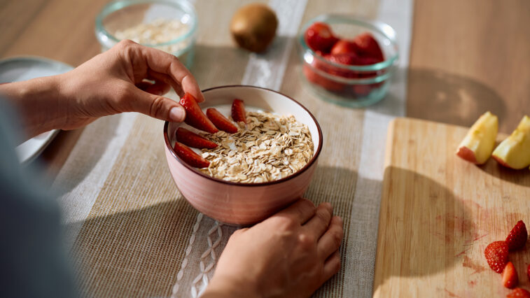 Haferkur und Hafertage bei Diabetes: Wirkung auf den Blutzucker, Ablauf und Anwendung im Alltag | Foto: Drazen – stock.adobe.com