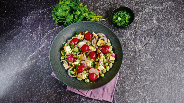 Rezept für Salat von großen Bohnen mit Räuchertofu | Foto: MedTriX / Bernhard und Gabi Kölsch