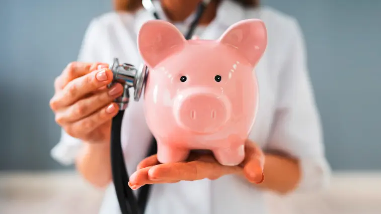 Kosten im Gesundheitssystem: Geht das nicht günstiger? | Foto: Andrey Popov – stock.adobe.com