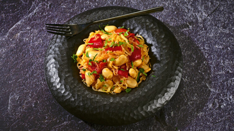 Rezept für Sauerkraut-Salat | Foto: Bernhard und Gabi Kölsch / MedTriX