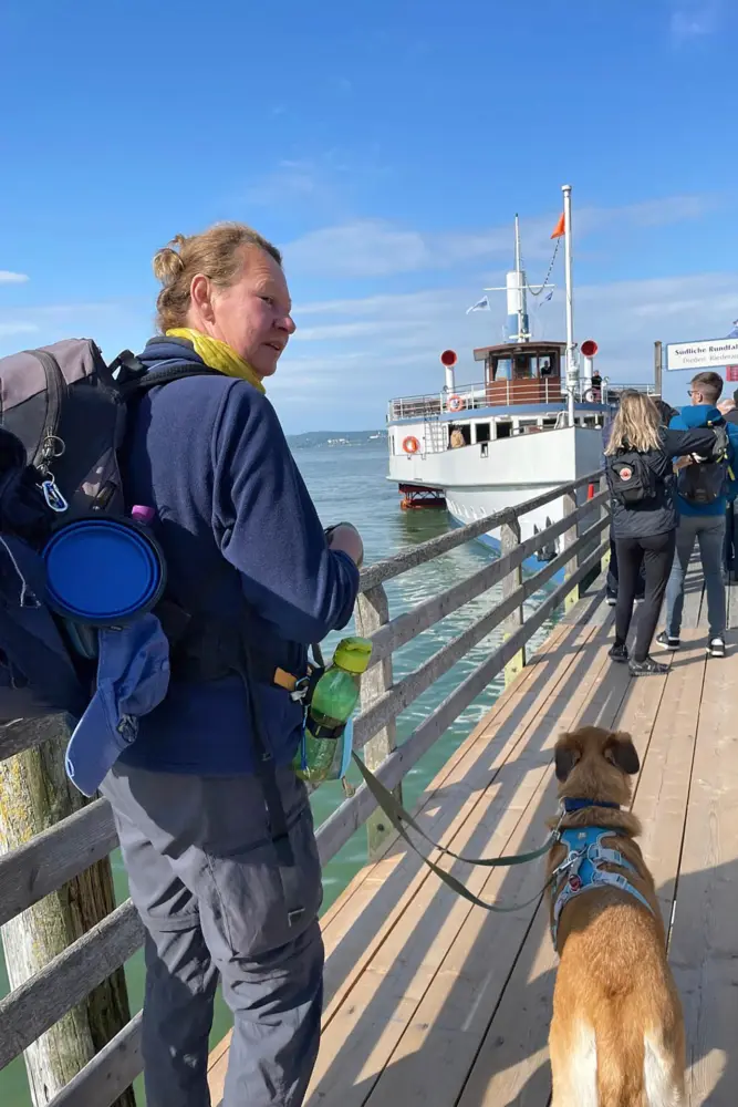 Gute Vorbereitung und Planung: Mit Diabetes und Nanni auf dem Bayerischen Jakobsweg | Von Herrsching ging es mit dem Dampfer über den Ammersee nach Diessen. | Fotos: privat