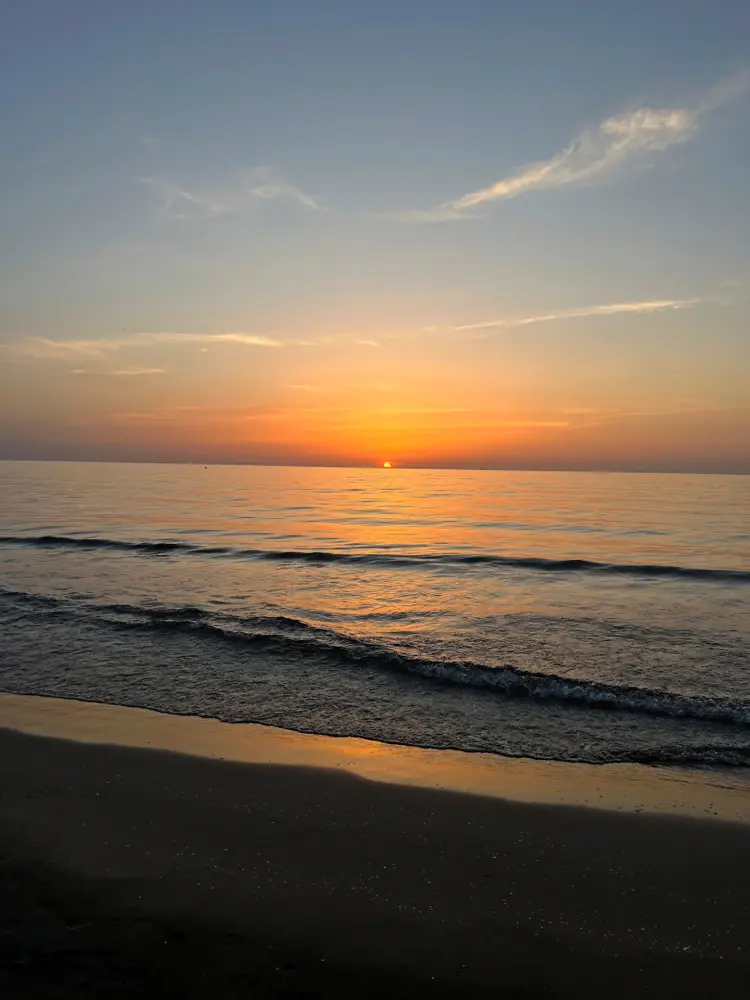 Der Sonnenaufgang am Strand von Valencia war beeindruckend. | Foto: privat
