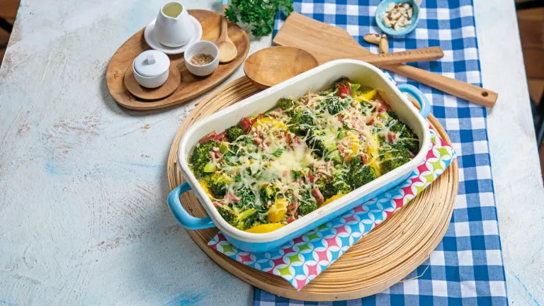 Rezept für Kartoffel-Brokkoli-Schinken-Auflauf | Foto: MedTriX / Bernhard und Gabi Kölsch