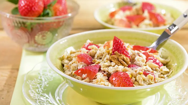 Rezept für warmen, veganen Hafer-Frucht-Brei | Foto: MedTriX / Bernhard und Gabi Kölsch