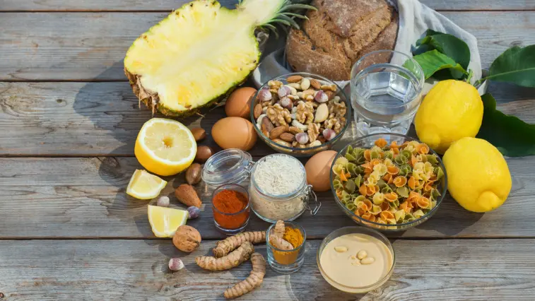Zu viel Fleisch, Bier und Brühe: Wie ungesunde Ernährung Gicht auslösen kann | Foto: aamulya – stock.adobe.com