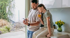 CGM im Alltag: Funktionen individuell anpassen für passgenaue Unterstützung | Foto: Halfpoint – stock.adobe.com