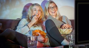 Mit weniger Fett, Kalorien und Salz: Geeignete Snacks und Knabbereien bei Diabetes | Foto: tournee – stock.adobe.com