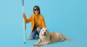 Nachgefragt | Recht: Welche Leistungen gibt es für sehbeeinträchtigte und blinde Menschen mit Diabetes? | Foto: Pixel-Shot – stock.adobe.com
