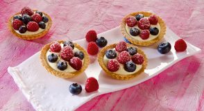 Rezept für Beeren-Törtchen mit Vanille-Creme | Foto: MedTriX / Bernhard und Gabi Kölsch