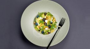 Rezept für Nudelsalat mit Blaubeeren - Foto | Foto: MedTriX/Bernhard und Gabi Kölsch