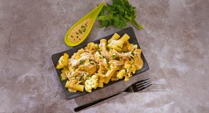 Rezept für Pulled Chicken mit Blumenkohl und Rigatoni | Foto: MedTriX / Bernhard und Gabi Kölsch