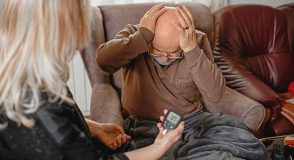 Nicht nur akut gefährlich: Schwere Unterzuckerungen können das Risiko für Demenz-erhöhen | Foto: Ana – stock.adobe.com