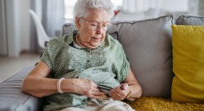 Vorteile und Probleme: Wochen-Insulin bei älteren Menschen | Foto: Halfpoint – stock.adobe.com