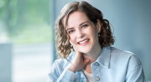 Laura Heyn im Interview: Mit Diabetes gelassen und selbstbestimmt sein | Foto: Jennifer Sanchez / MedTriX
